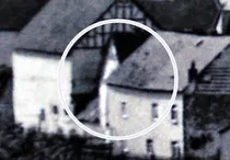 Das Bild links zeigt das Backhaus während der Strinzer Kerb im Jahre 1948